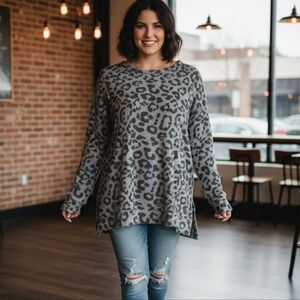 Vanilla Bay Leopard Print top